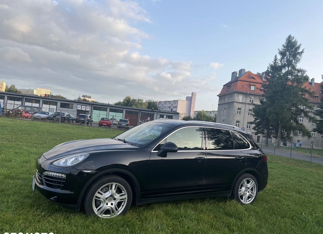 Porsche Cayenne cena 95500 przebieg: 269000, rok produkcji 2012 z Puławy małe 497